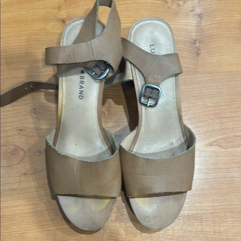 Lucky Brand Tan Women's Sandals